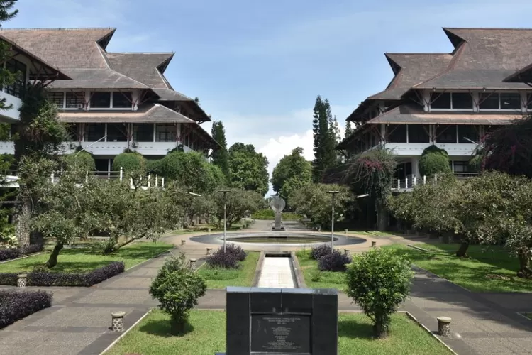 Kampus Terbaik di Jawa Barat ini Jadi Favorit Calon Mahasiswa